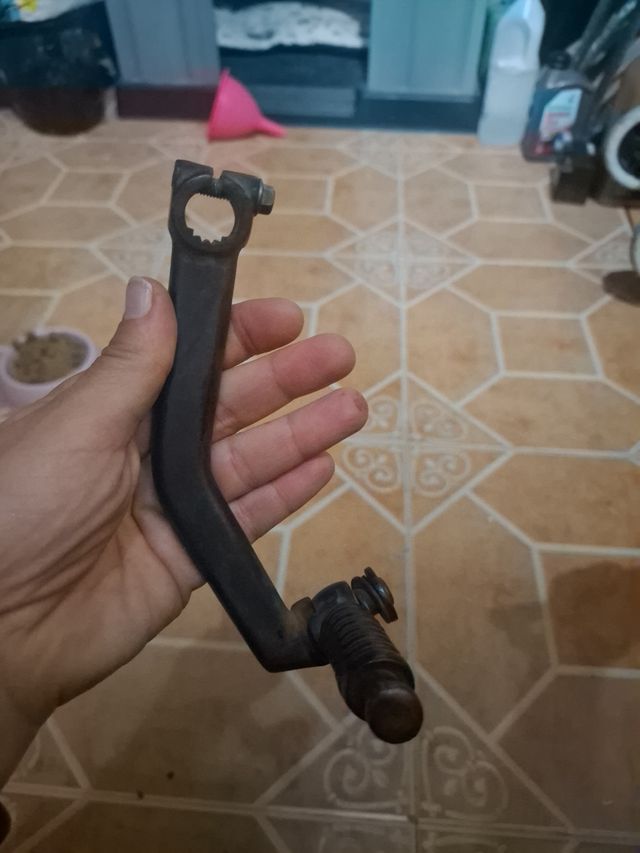 Pata de arranque moto