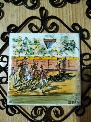 2 Azulejos taurinos pintados a mano .