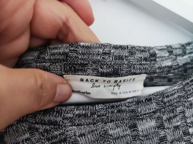 Top Stradivarius gris talla M