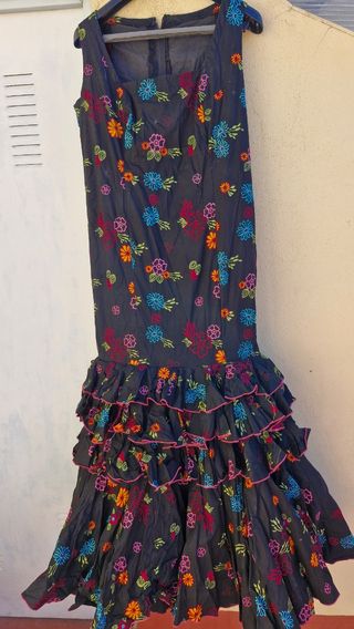 Vestido flamenco negro con flores