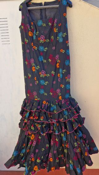 Vestido flamenco negro con flores