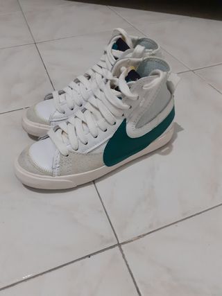 Scarpe Nike Blazer Mid '77 Taglia 40.5