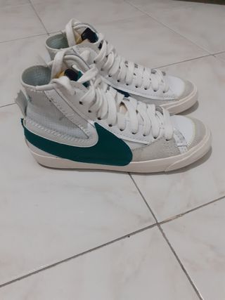 Scarpe Nike Blazer Mid '77 Taglia 40.5