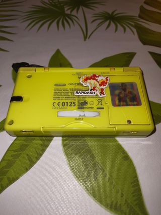 Nintendo DS Lite Amarilla + Cargador