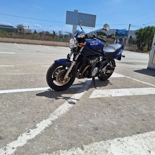 Suzuki Bandit 600 2003 en buen estado
