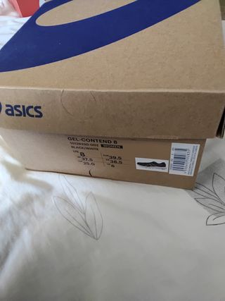 Deportivas Asics Negras y Blancas