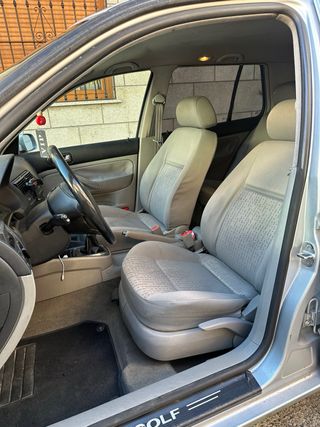 Volkswagen Golf 1.9