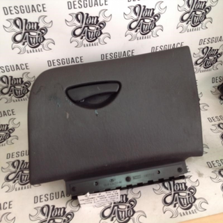 Guantera FORD 98AB-A06050AH Ford Focus Hatchback