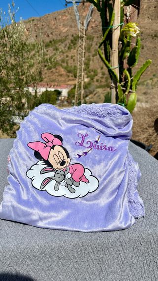 Manta de bebé Minnie Mouse con nombre