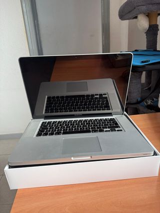 MacBook Pro 15 i7 8GB RAM SSD 1TB + Office 2019