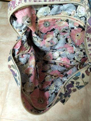 Bolso grande estampado y bufanda