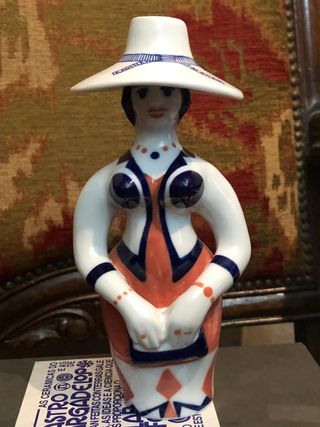 Figura Karina Falagan O Castro Sargadelos,escasa