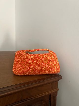 Bolso tejido a mano evento naranja y amarillo