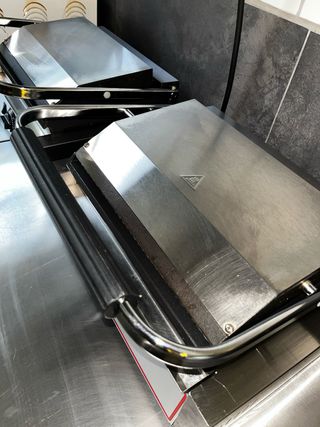 Piastra professionale elettrica