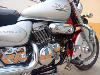 Hyosung aquila 250 cc