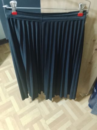 Falda negra talla 40. Nueva 