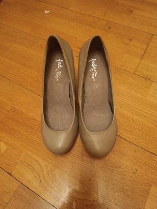 Zapatos tacón beige Marie Paz
