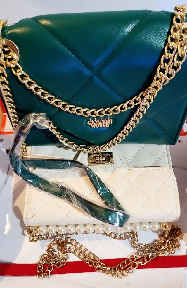 Borsa Enrico Coveri verde con tracolla oro