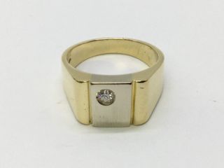 sello oro 18k con piedra con diamante