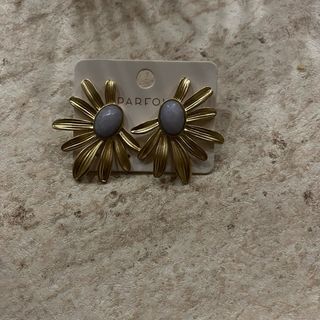 Pendientes dorados Parfois con piedra gris