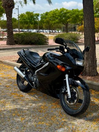 Kawasaki zzr 250 34.000 km ITV 