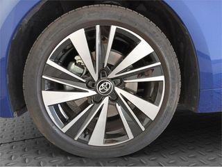TOYOTA Corolla HB/TS Corolla Touring Sports - MY25 Style 5P Hybrid 200