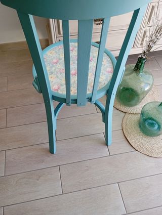 Silla Thonet antigua azul floral