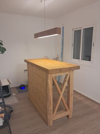 Isla de cocina de madera