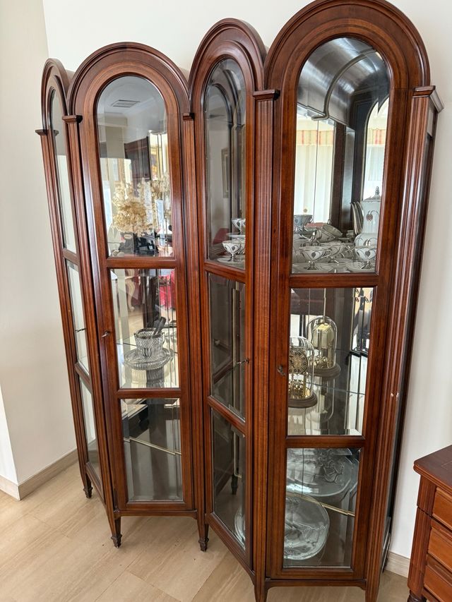 Vitrina Clásica Elegante Madera y Cristal