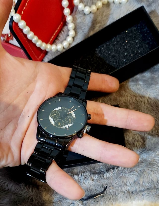 Orologio da polso uomo nero e oro