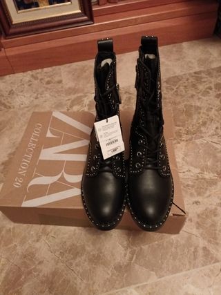 Botas altas Zara negras con tachuelas