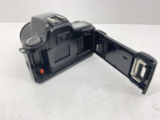 camara reflex canon eos1000f + 35-80mm 1:4-5.6