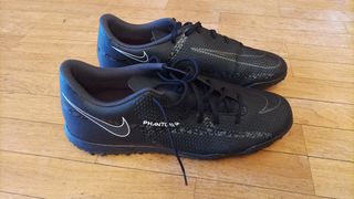Zapatillas Nike Phantom GT Club TF Negras.