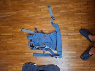 Mochila portabebés y funda cochecito