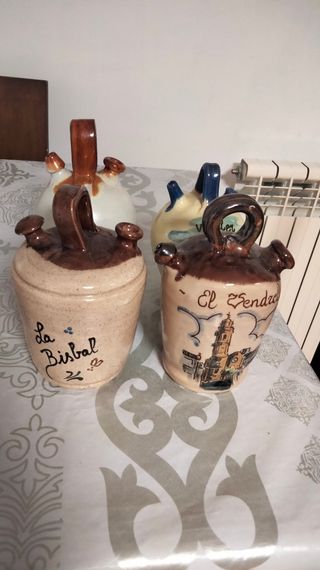 Lote de 4 botijos pequeños decorados.
