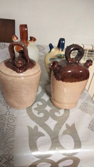 Lote de 4 botijos pequeños decorados.