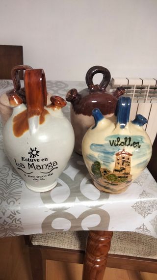 Lote de 4 botijos pequeños decorados.