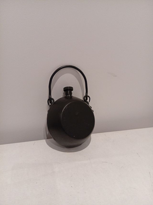 Cantimplora de hierro