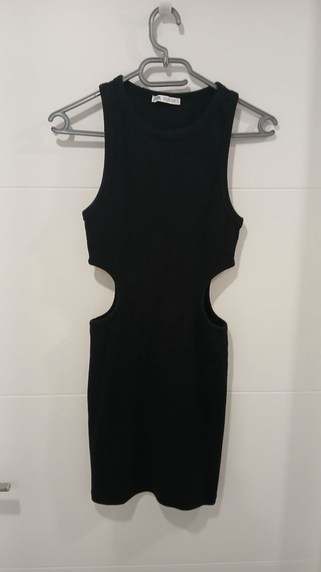 Vestido Zara Negro Cut-Out