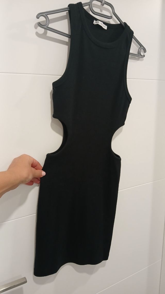 Vestido Zara Negro Cut-Out