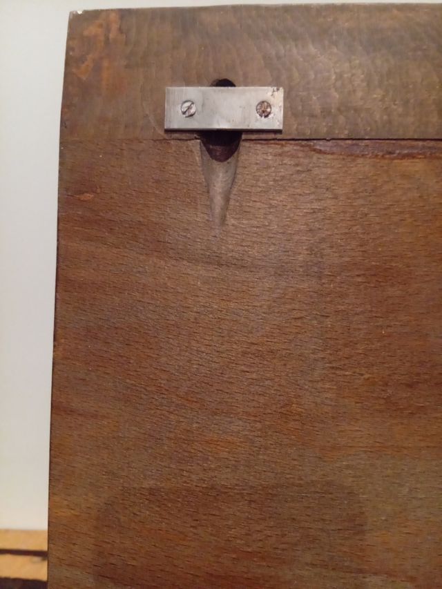 Perchero de madera tallado floral