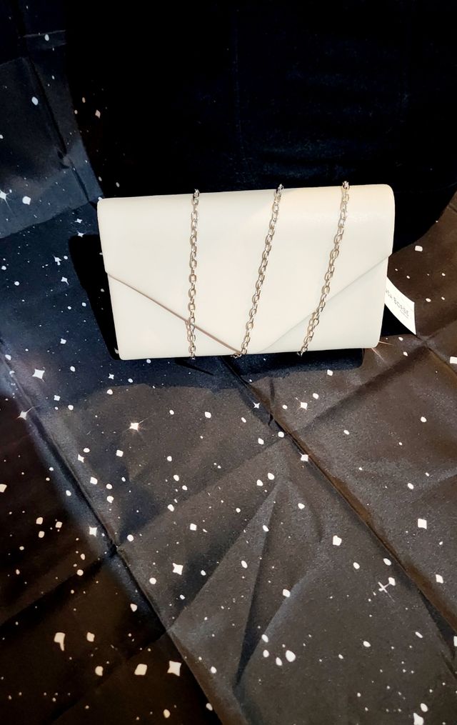 Borsa donna beige con catena argento