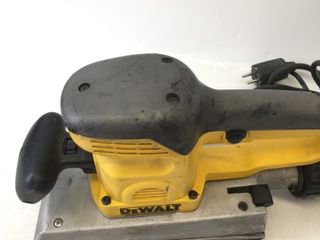 lijadora banda dewalt d26420