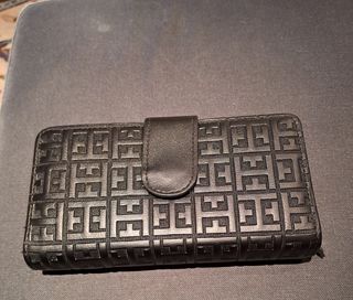 Portafoglio donna nero con monogramma