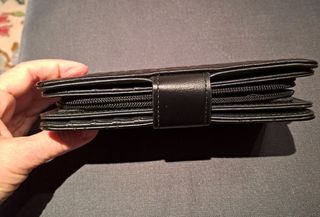 Portafoglio donna nero con monogramma