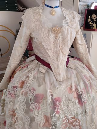 Traje fallera ,mantilla y Aderezo a estrenar 