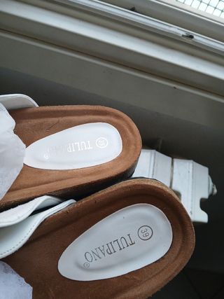 Ciabatte bianche con catena oro n.39