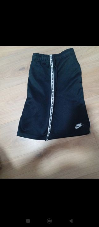 Bermuda niño Nike negra