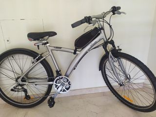 Bicicleta de paseo Btwin plateada