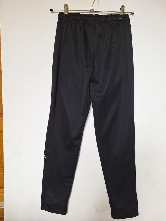 Pantalón Nike niño negro. Talla M